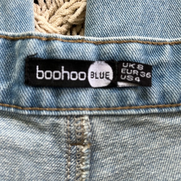 New Boohoo Jeans Light Wash Multi Zip Pocket Cargo Jeans size 4 - Picture 14 of 16